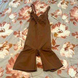 Skims Everyday Sculpt NWT